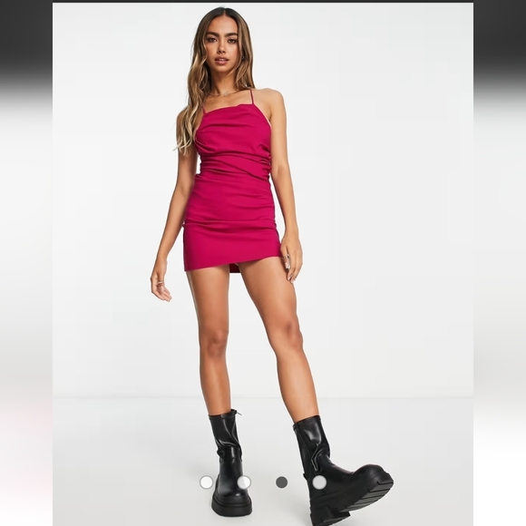 Pull&Bear Fuscia Halter Ruched Mini Dress Spaghetti Straps Sz M NWT - Picture 2 of 13